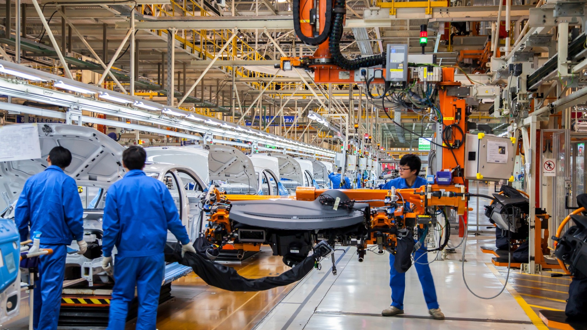 China high tech car manufacturing