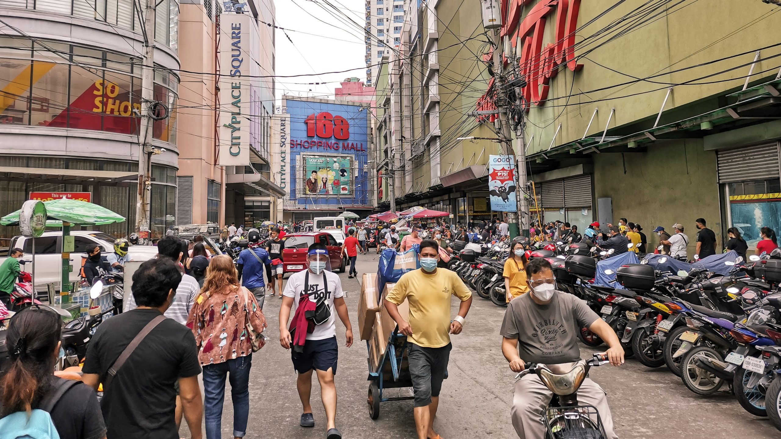 Photo of a street in the Philippines