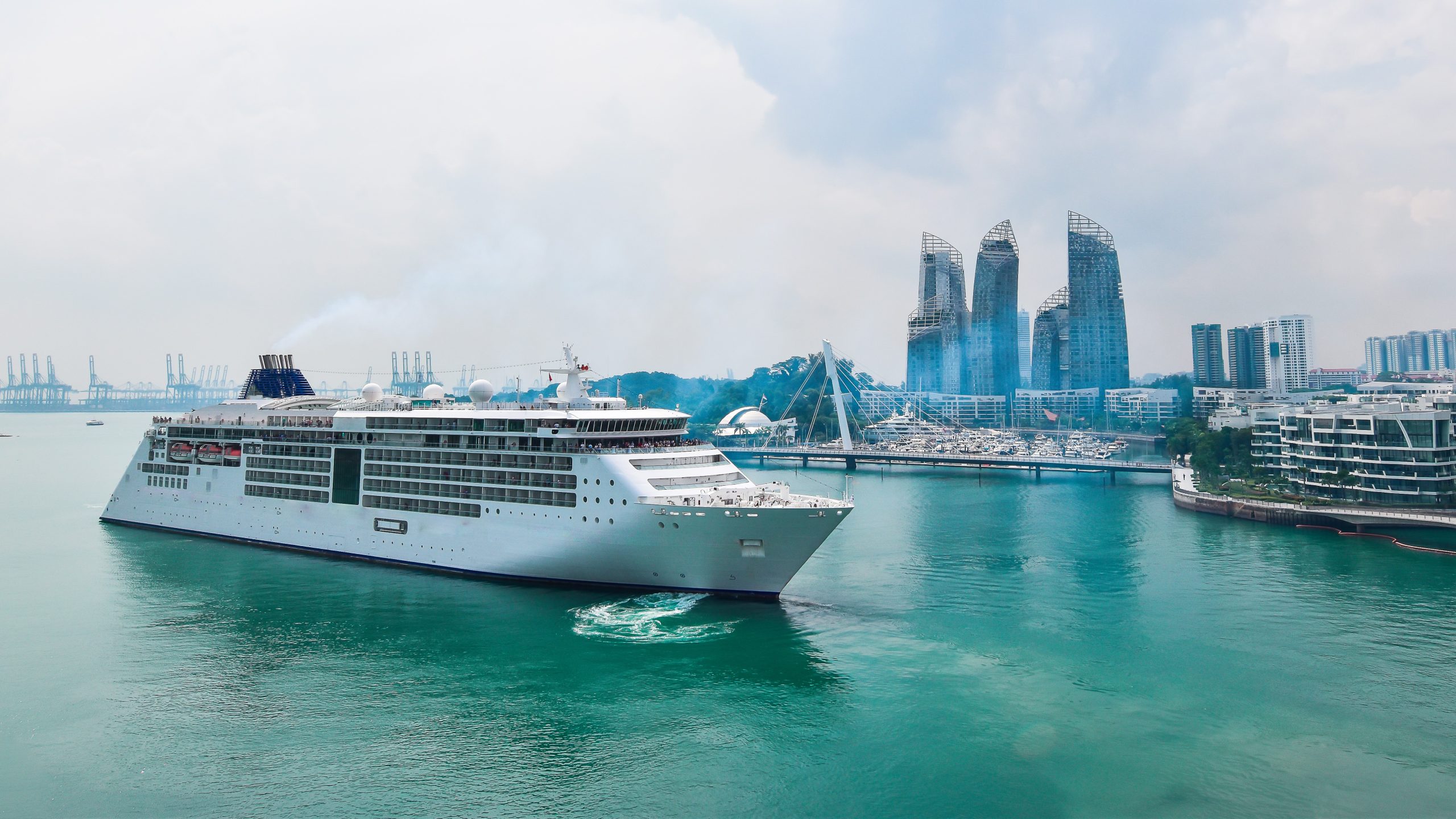 Cruise ship singapore
