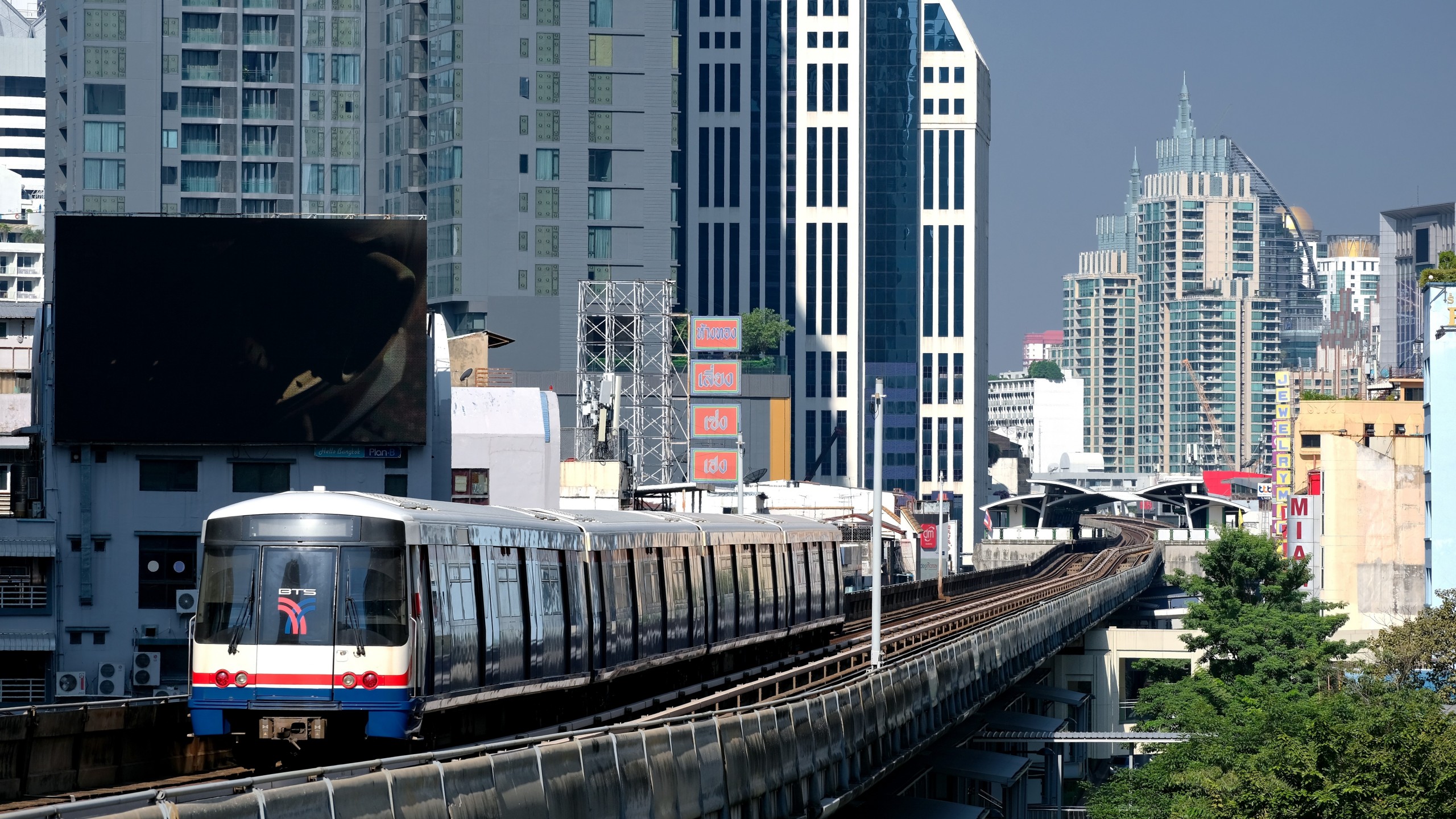 View of a BTS train on the Sukhumvit Line